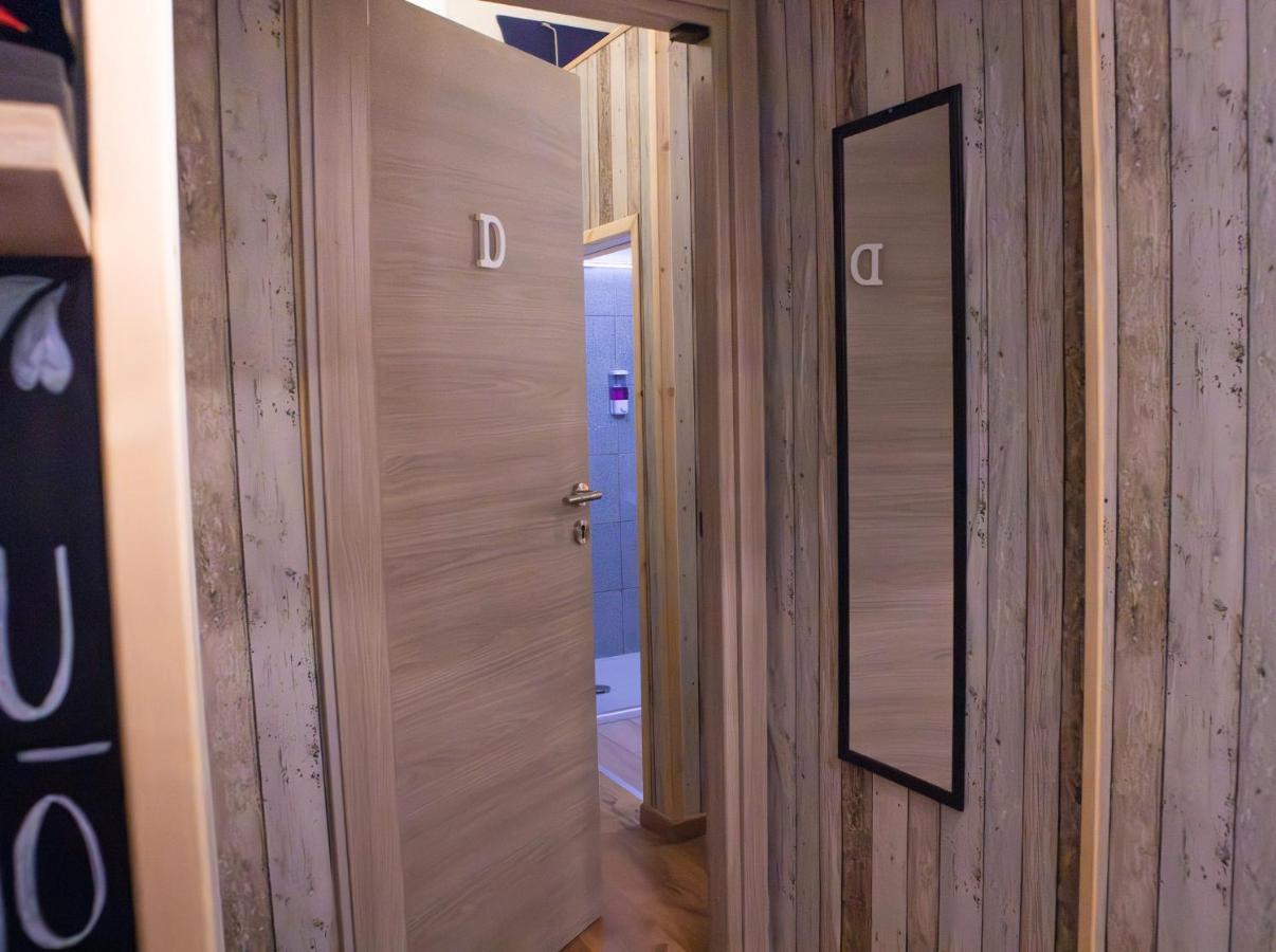 Don Pes Travel Rooms Sassari Luaran gambar